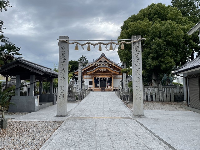 伏石神社－伏石三石神社の第一社